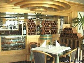 シュティフツヴィンガート 3* マインツ